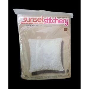 Vintage Sunset Stitchery Embroidery Kit #2950 White Dove Pillow‎ 100% Wool Yarn